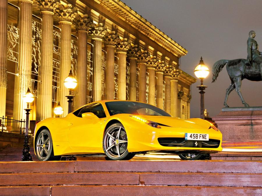  Ferrari 458 Italia 2009 года  (UK) (фото 15 из 21)